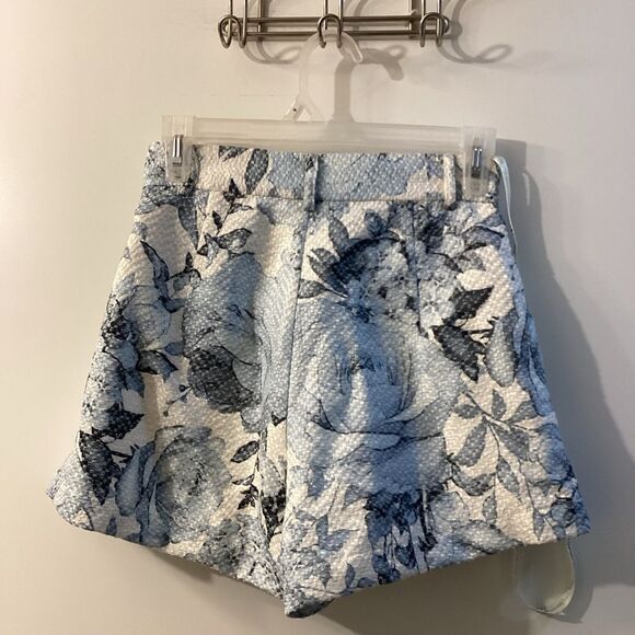 Vita Grace Louisa Floral Detail  Blouse Trim Blouse With Short Set In Light Blue - Picture 10 of 16